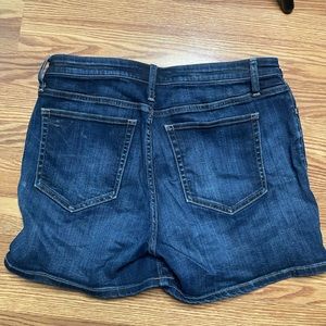 Day trip shorts size 31